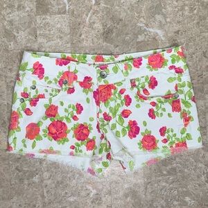 Teens closet Bullhead Rose Print Raw Hem Shorts Size 3